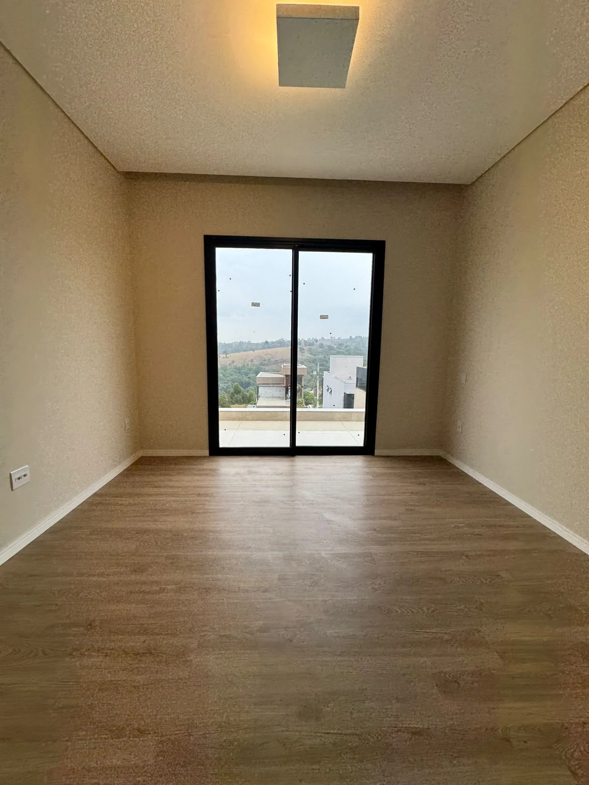 Casa Arezzo — Quarto com acesso à varanda em Gran Park Toscana · Vespasiano